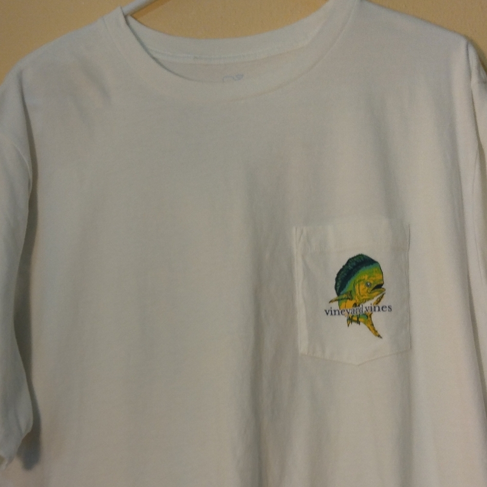 Vineyard Vines White T-Shirt with Mahi On Pocket And Back